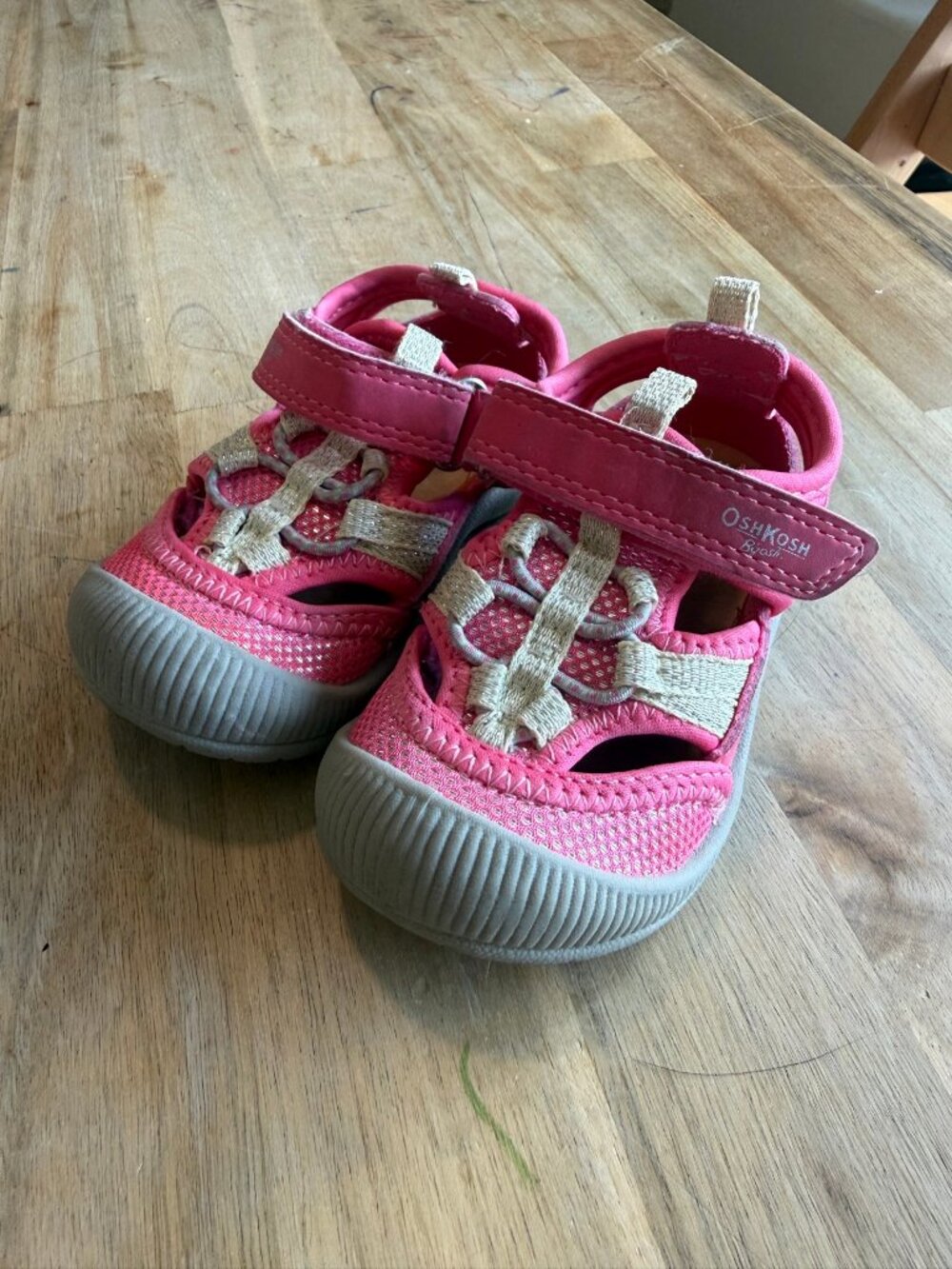 OshKosh B'gosh Toddler Closed Toe Sandals 5M Pink Water Shoes